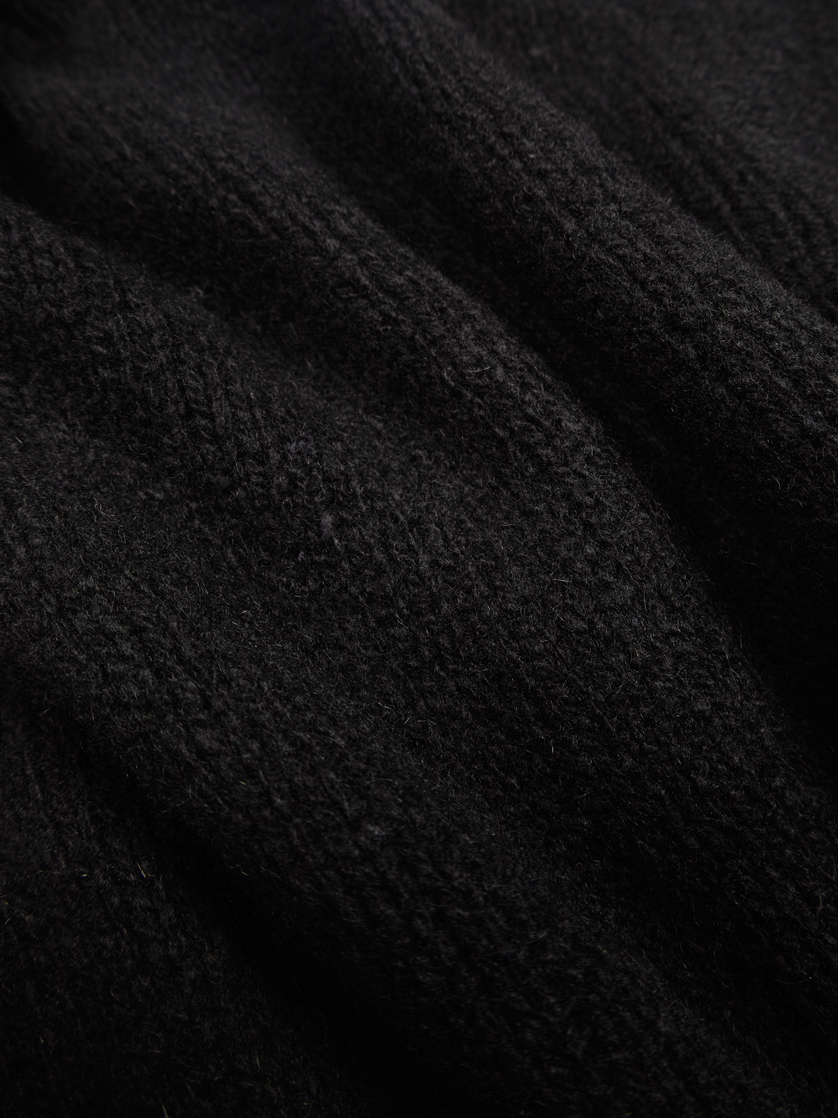 CASHMERE/SABLE V-NECK SWEATER｜BLACK