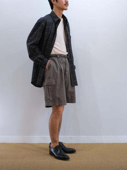 Model 175cm size M color GREIGE着用