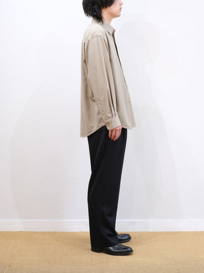 Model 170cm size S color ASH BEIGE着用