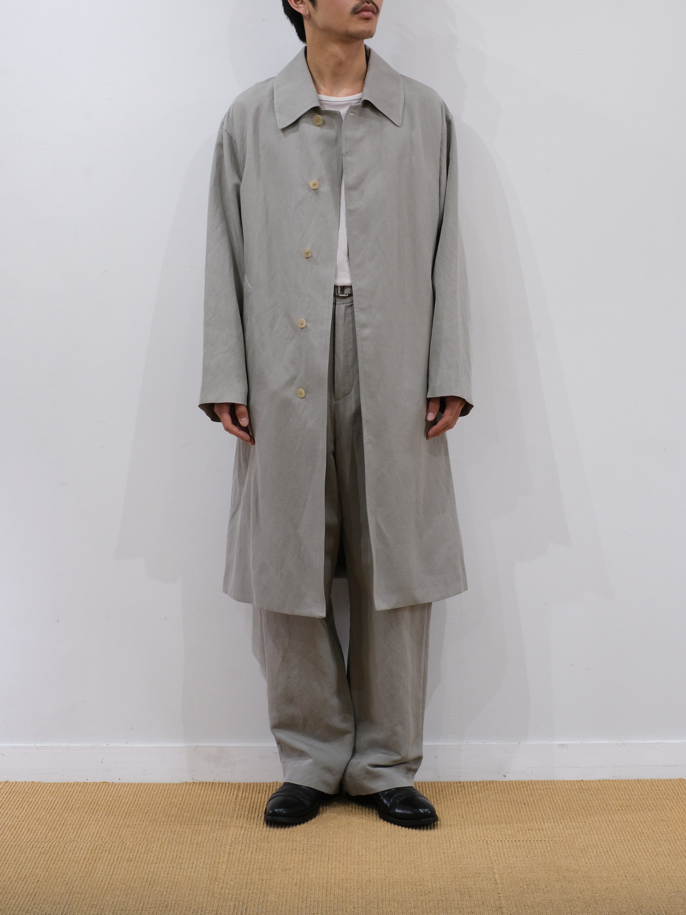 Model 175cm size L color ICE GRAY着用