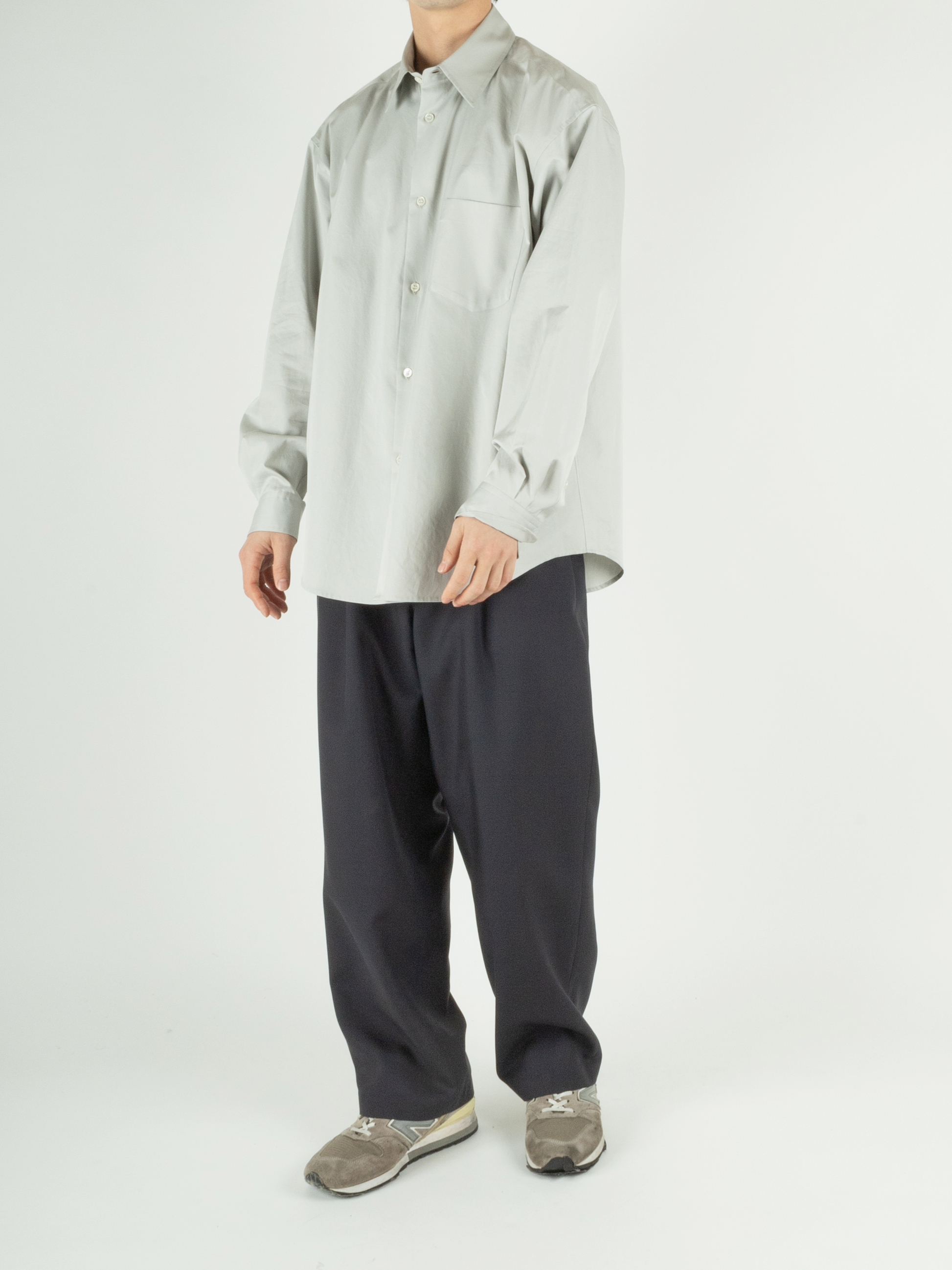 Model 176cm/62kg size L color CLOUD GRAY着用