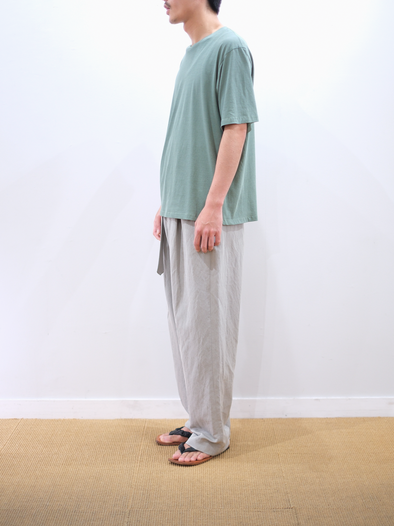 Model 175cm size M color FOG GREEN着用