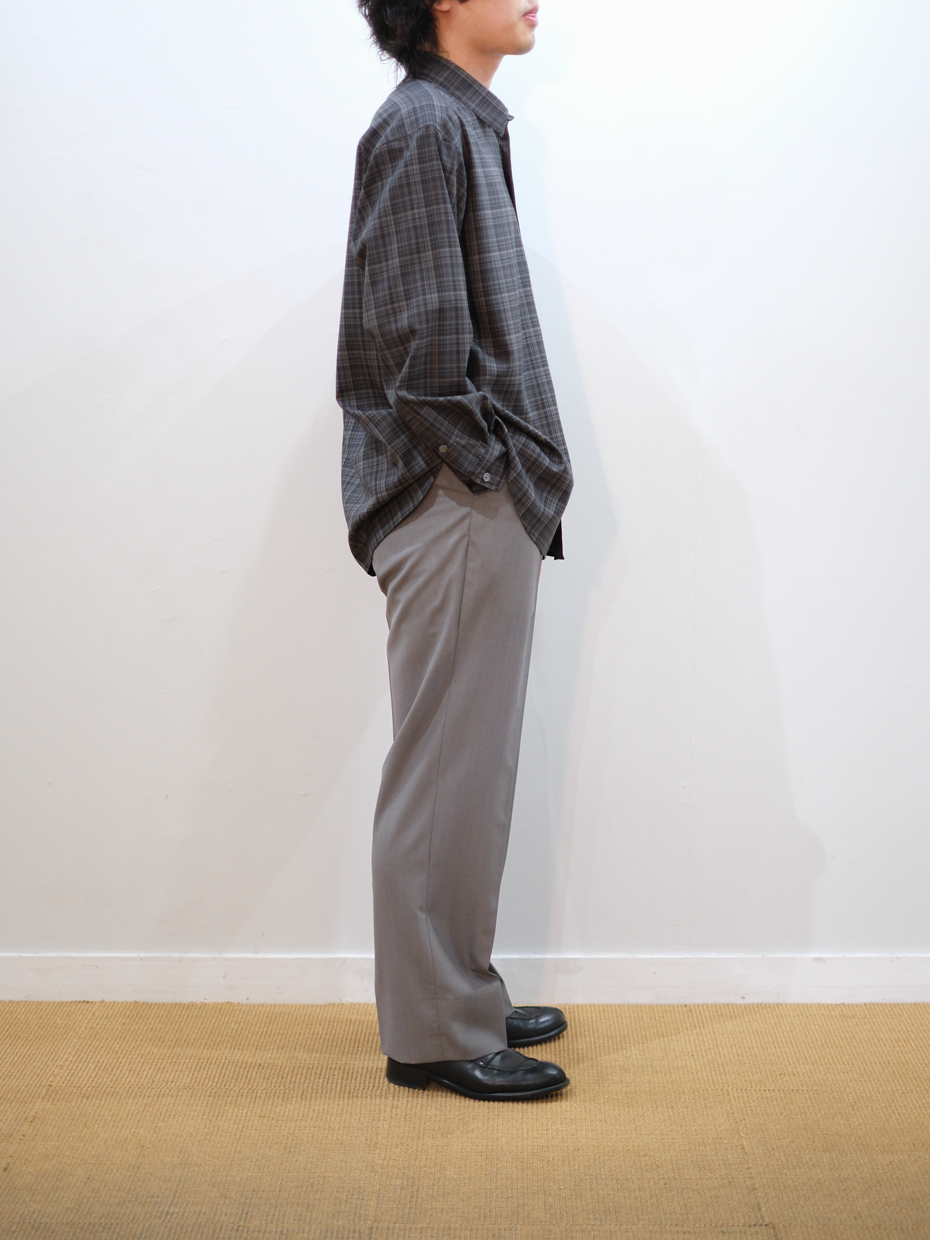 Model 170cm size S color LIGHT GRAY着用