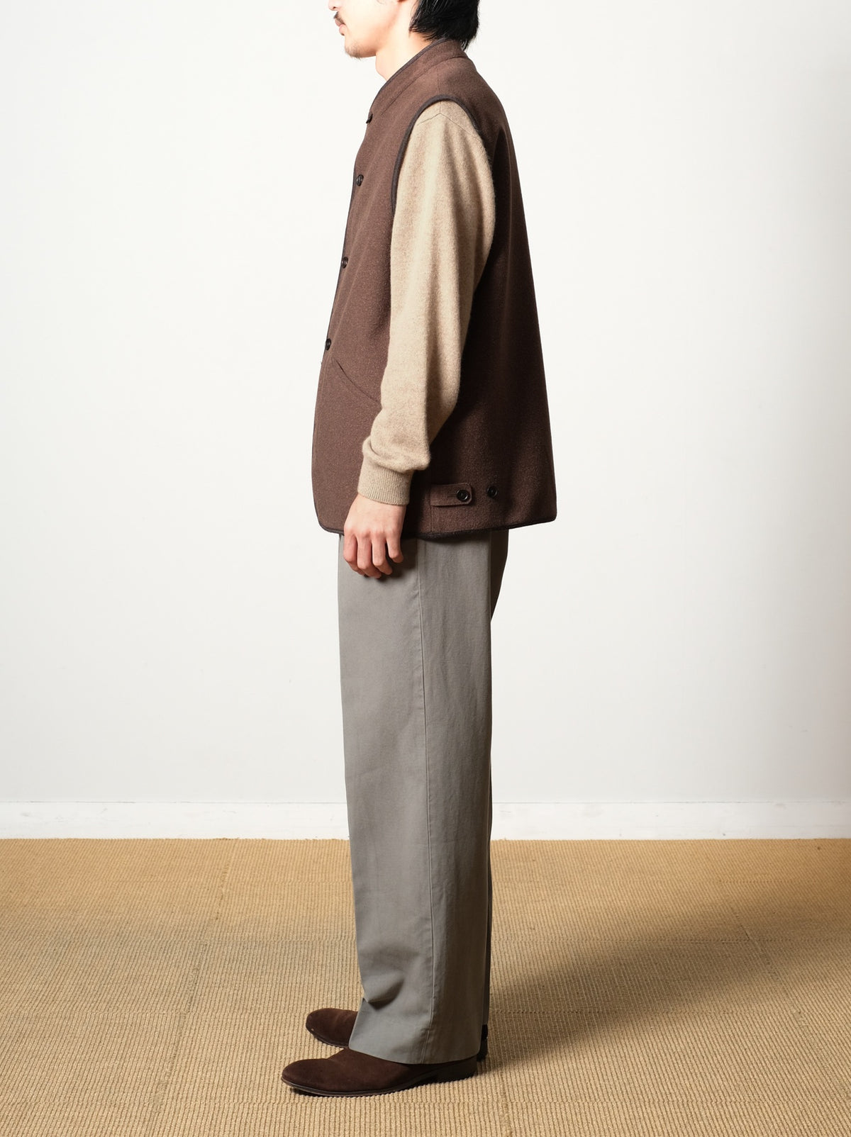 Model 175cm size L color BROWN着用