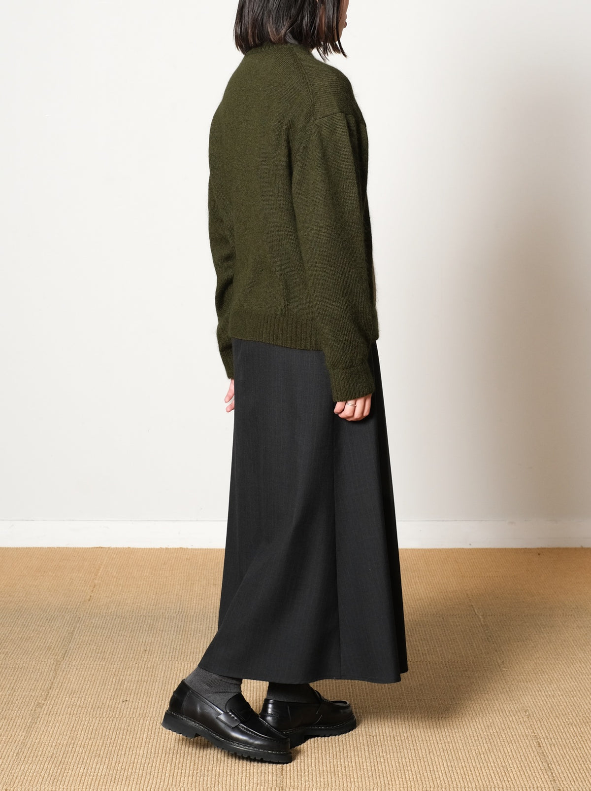 Model 159cm size M color KHAKI着用
