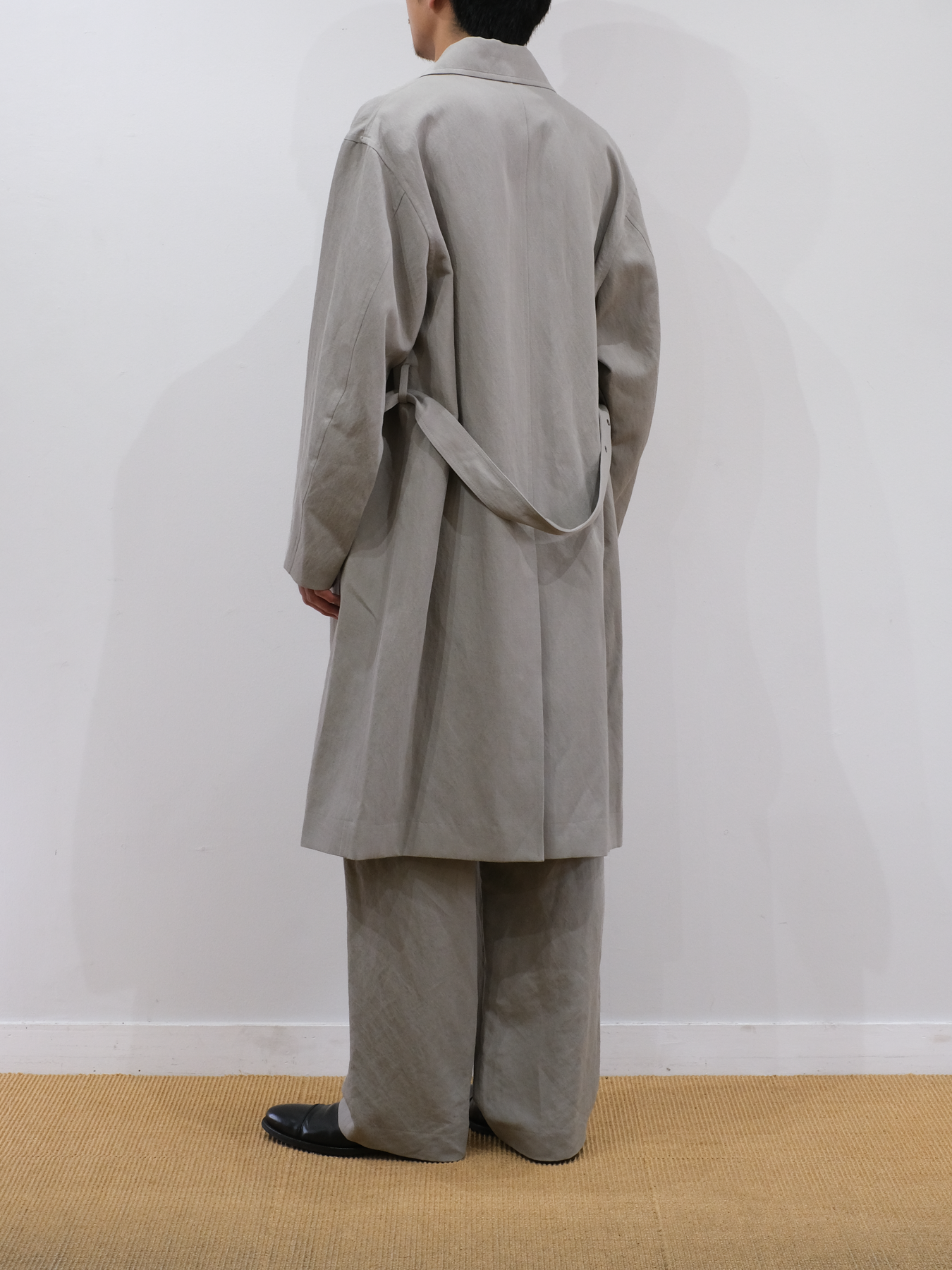 Model 175cm size L color ICE GRAY着用