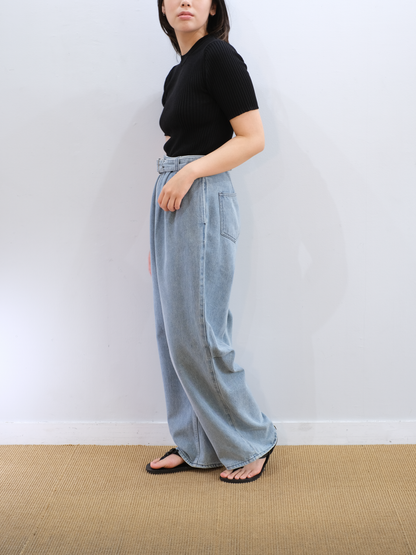 Model 159cm size M color BLACK 着用
