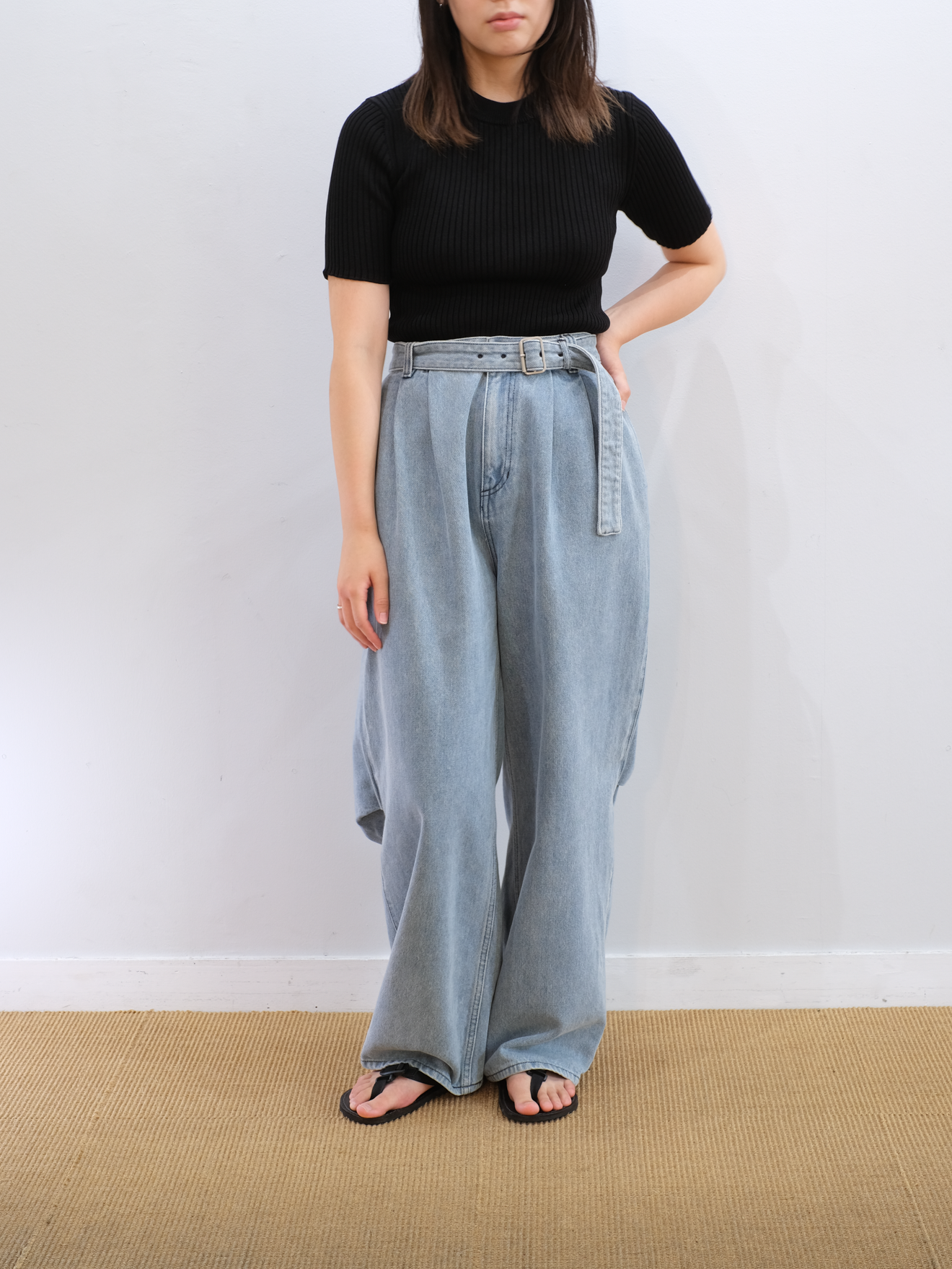 Model 159cm size M color BLACK 着用