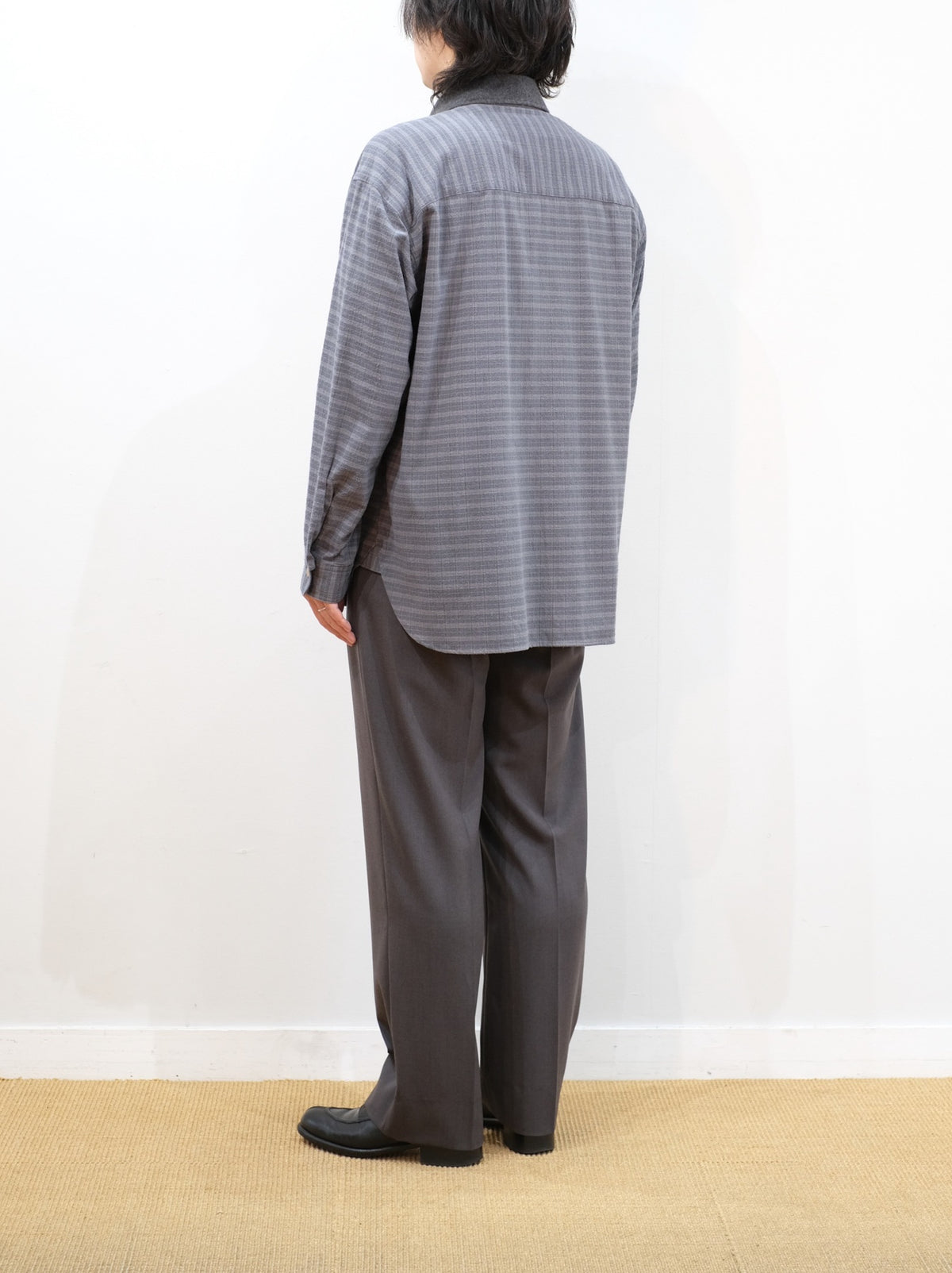 Model 170cm size S color GRAY CHECK着用