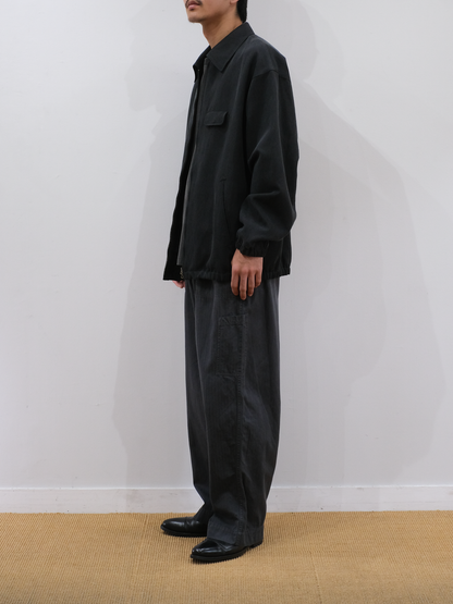 Model 175cm size L color BLACK着用
