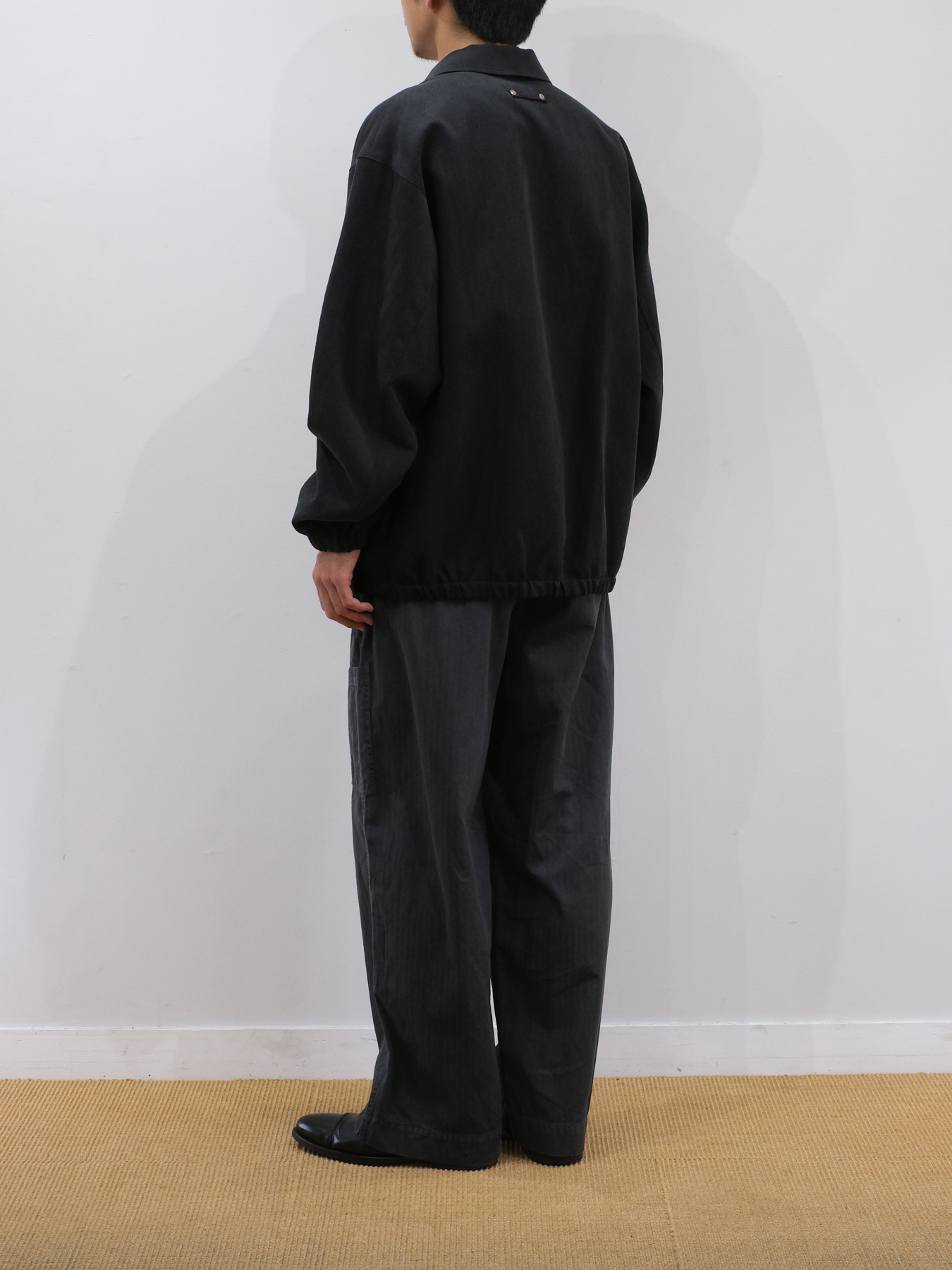 Model 175cm size L color BLACK着用
