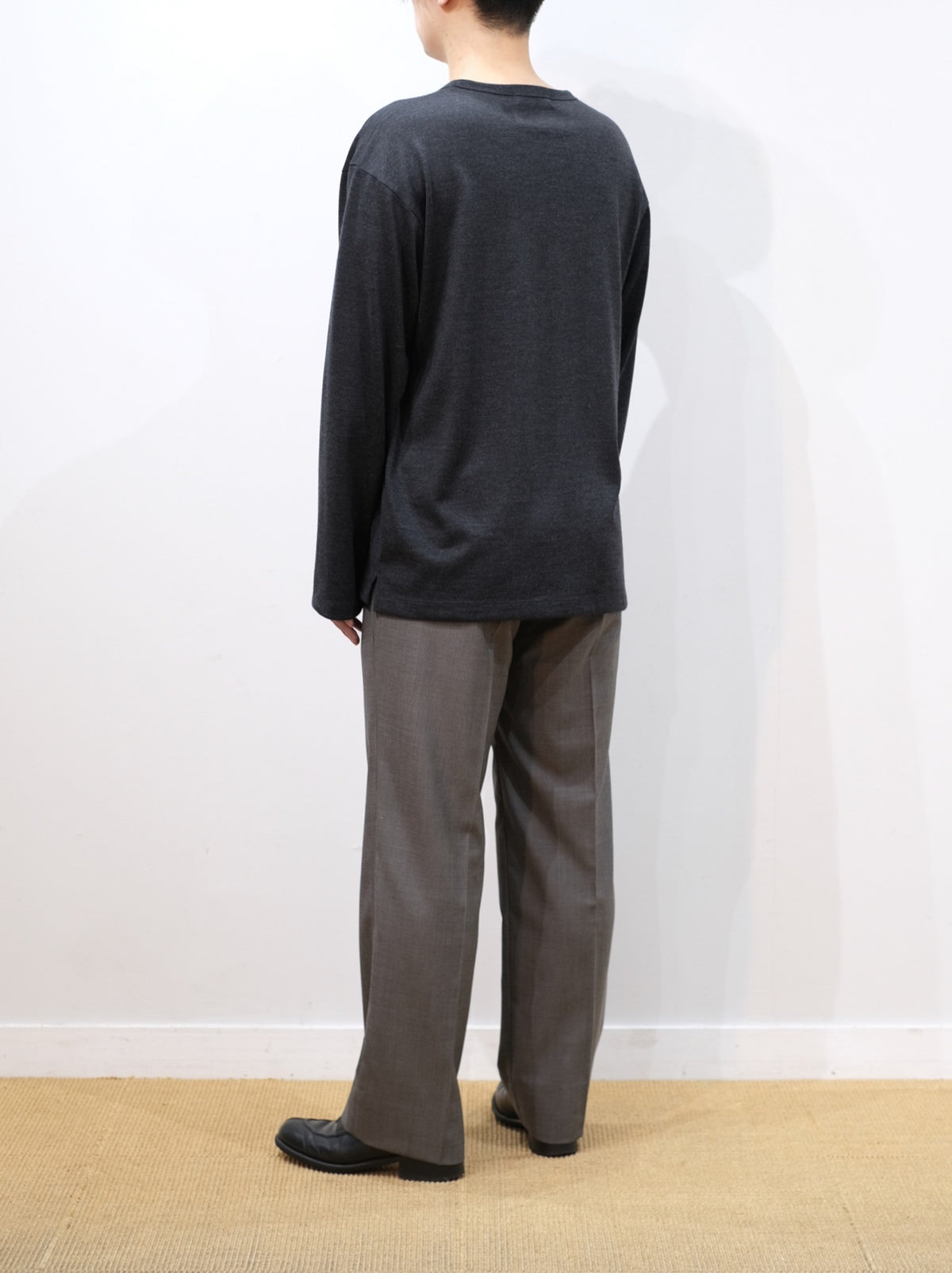 Model 170cm size M color TOP CHARCOAL着用