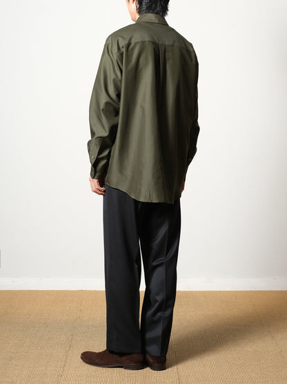 Model 175cm size M color KHAKI着用