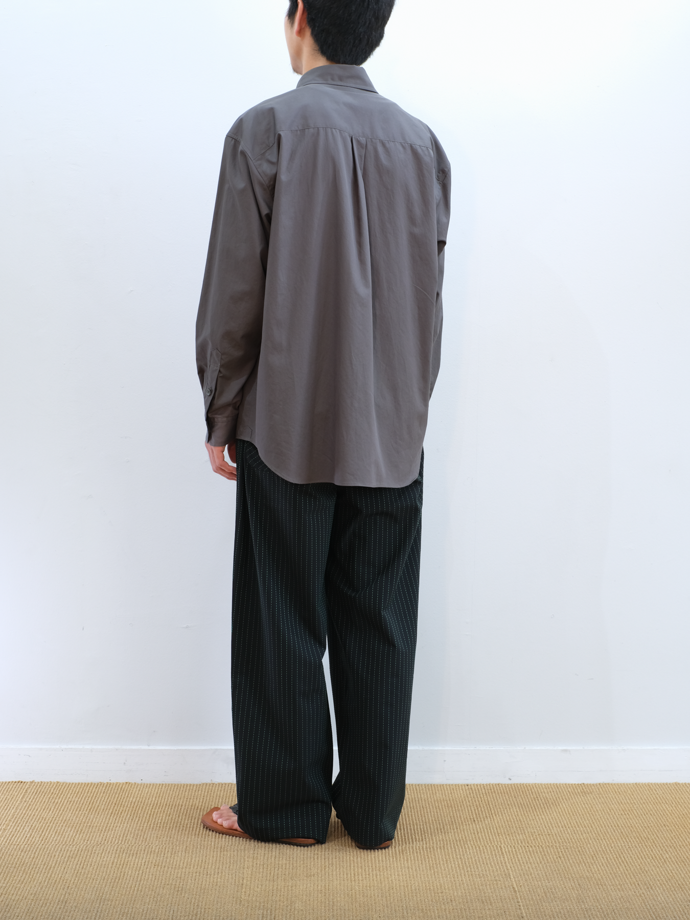 Model 175cm size M color GRAY 着用