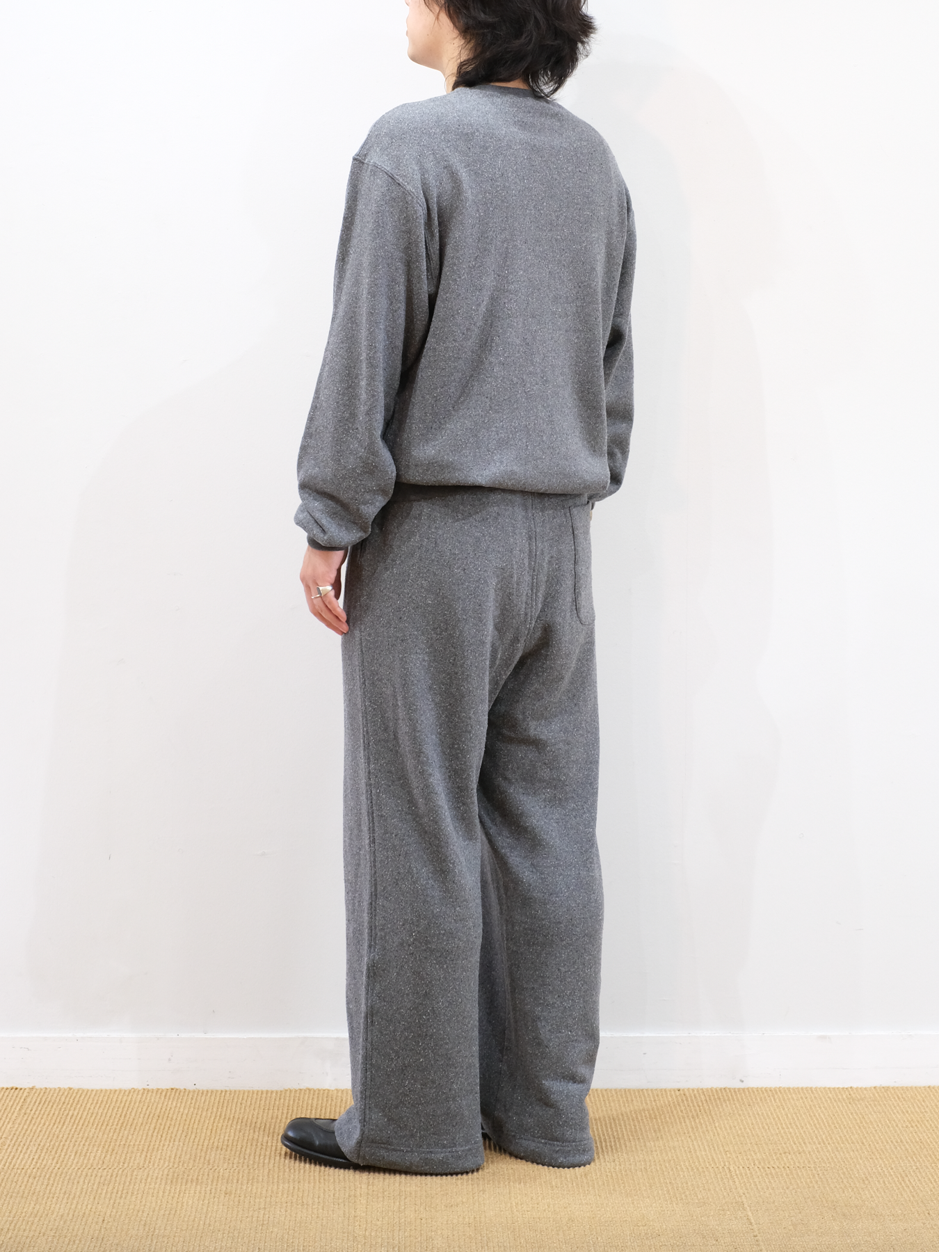 Model 170cm size S color TOP GRAY 着用
