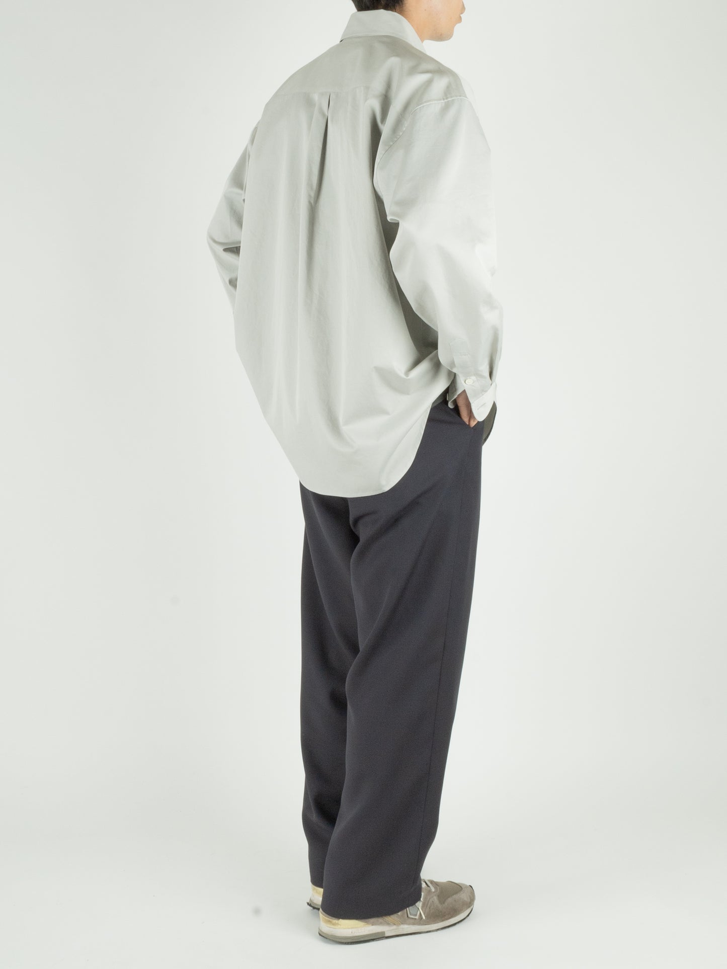 Model 176cm/62kg size L color CLOUD GRAY着用