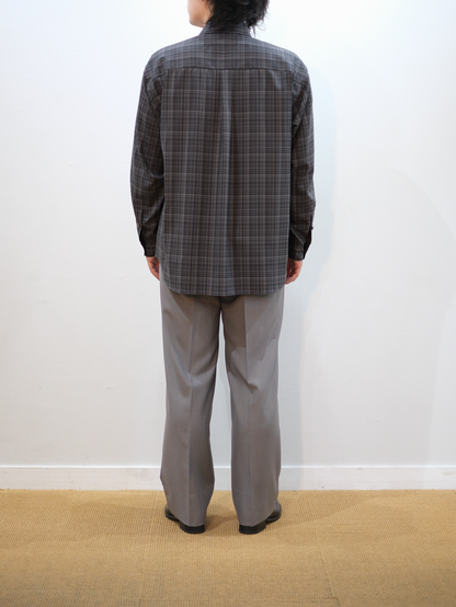 Model 170cm size S color LIGHT GRAY着用