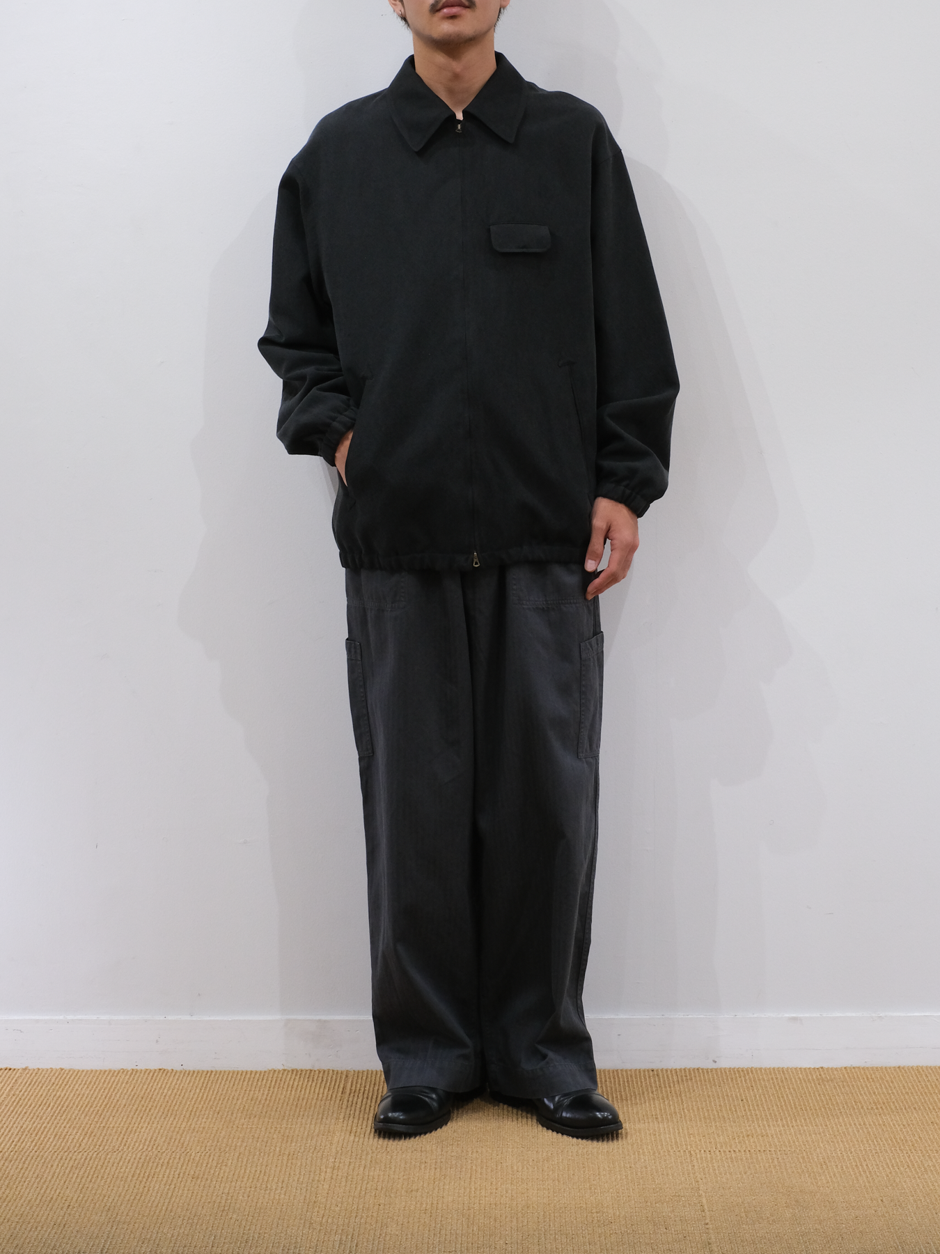 Model 175cm size L color BLACK着用