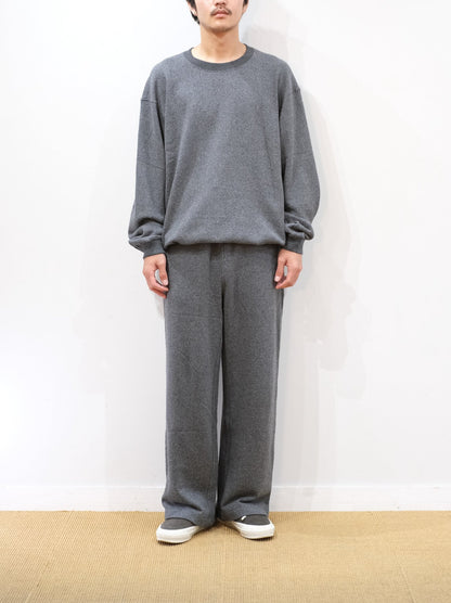 Model 175cm size L color TOP GRAY着用