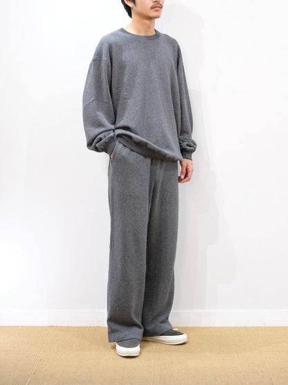 Model 175cm size L color TOP GRAY着用
