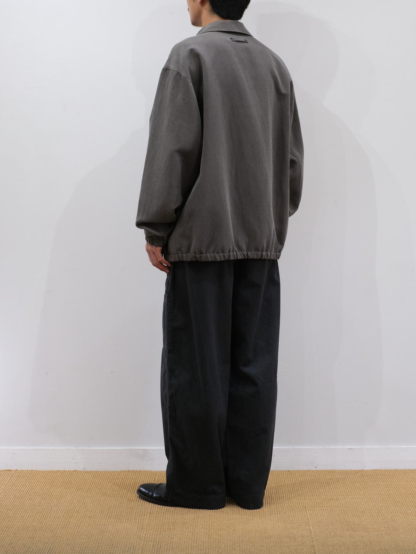 Model 175cm size L color HAZE GRAY 着用