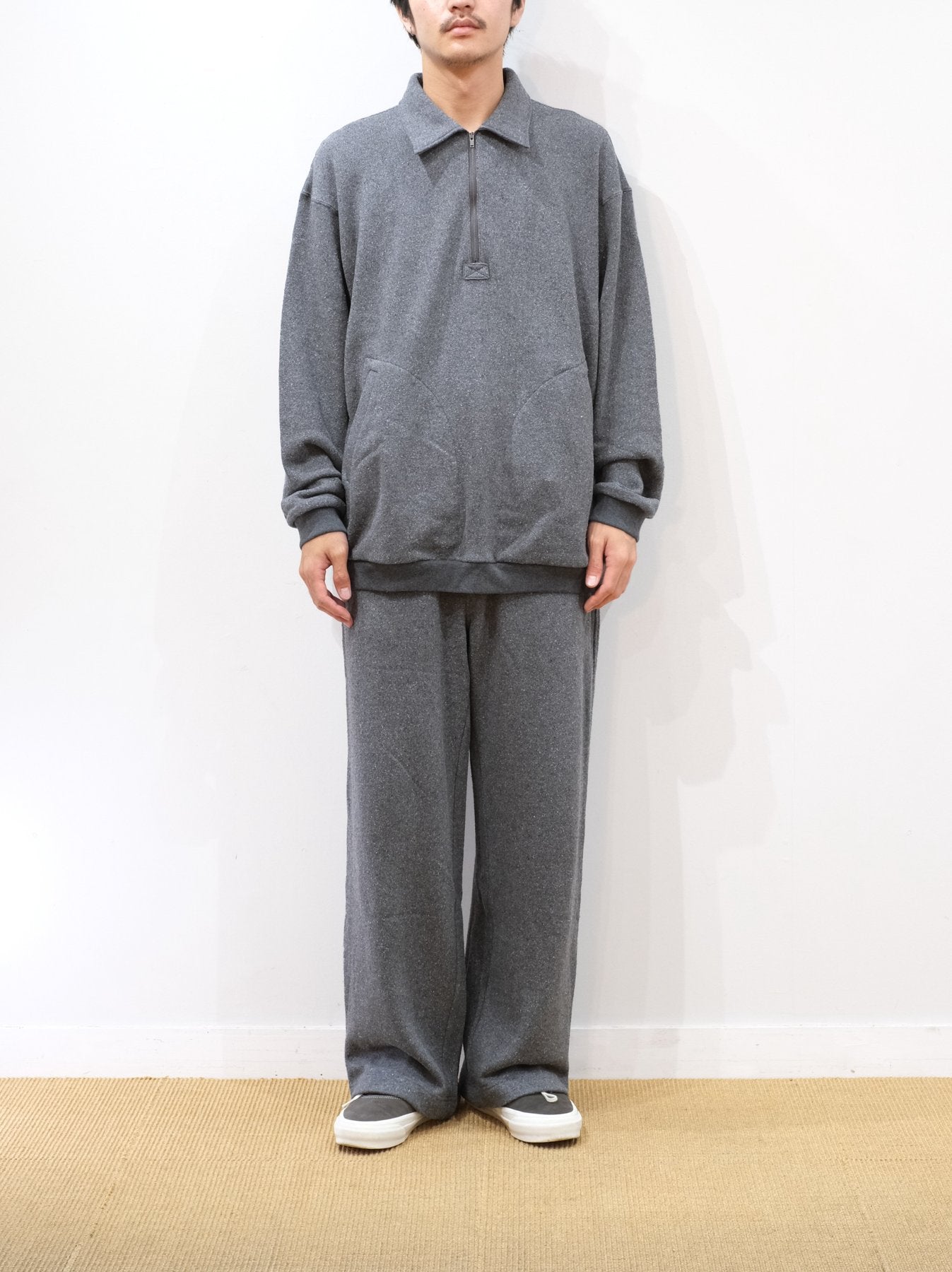 Model 175cm size L color TOP GRAY着用