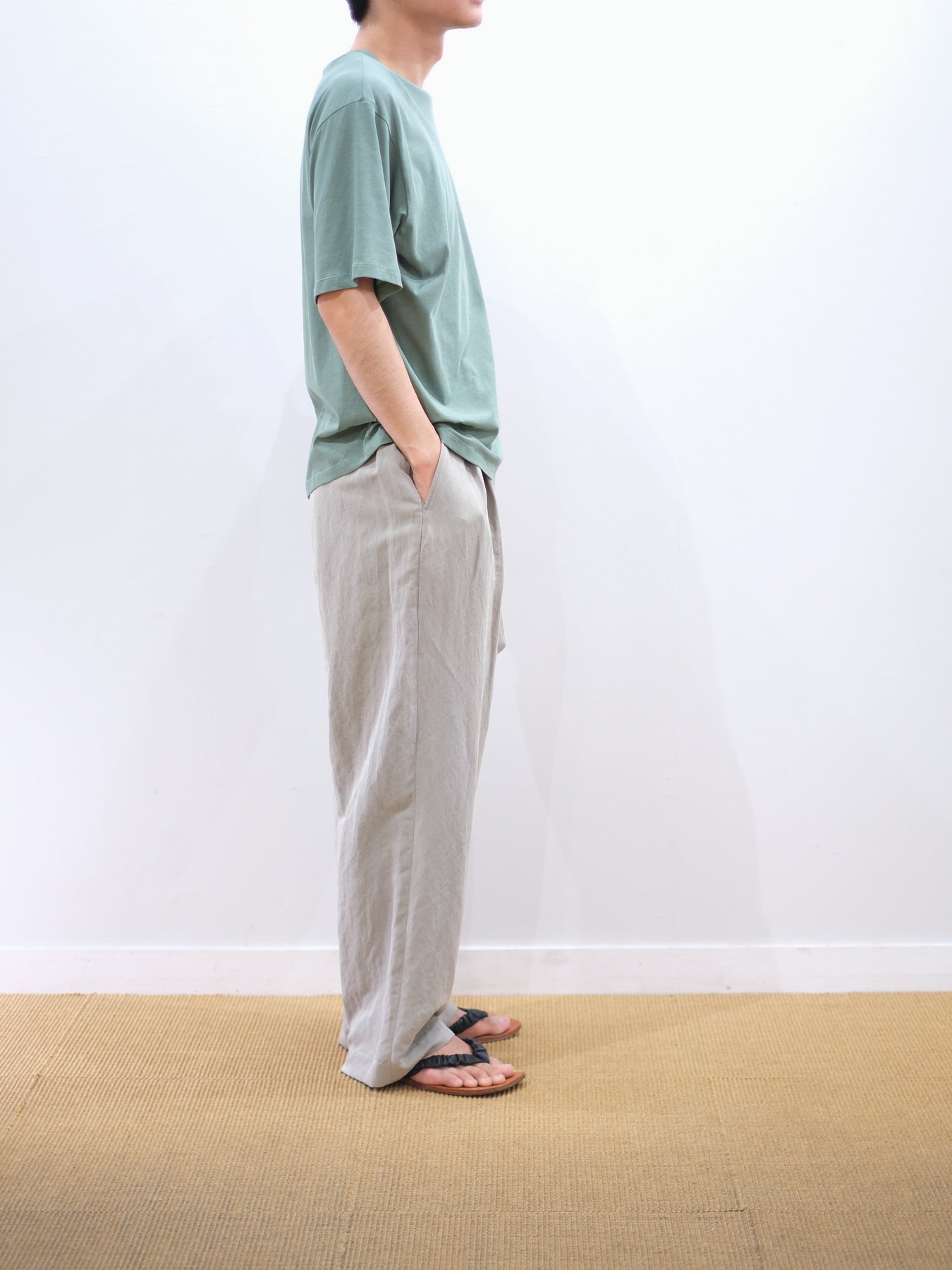 Model 175cm size L color ICE GRAY着用