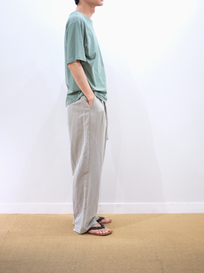 Model 175cm size L color ICE GRAY着用