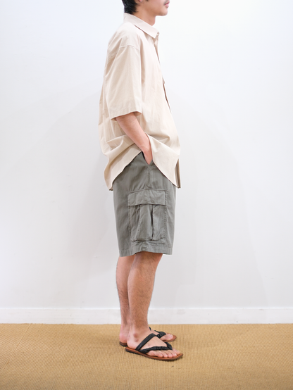 Model 175cm size L color FOG KHAKI着用