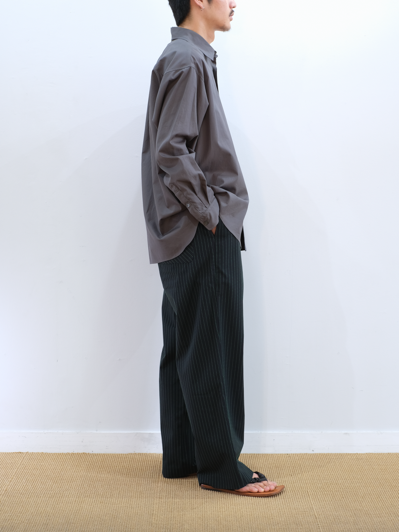 Model 175cm size L color GREEN 着用