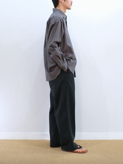 Model 175cm size L color GREEN 着用