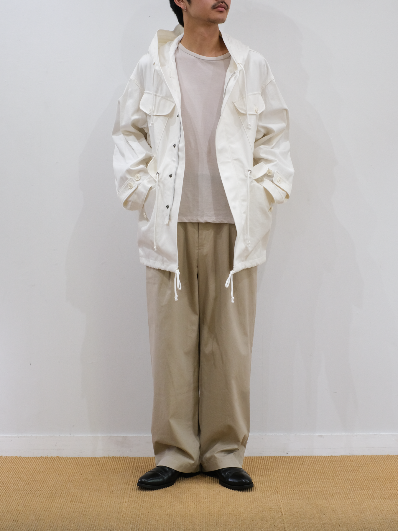 Model 175cm size L color ECRU着用