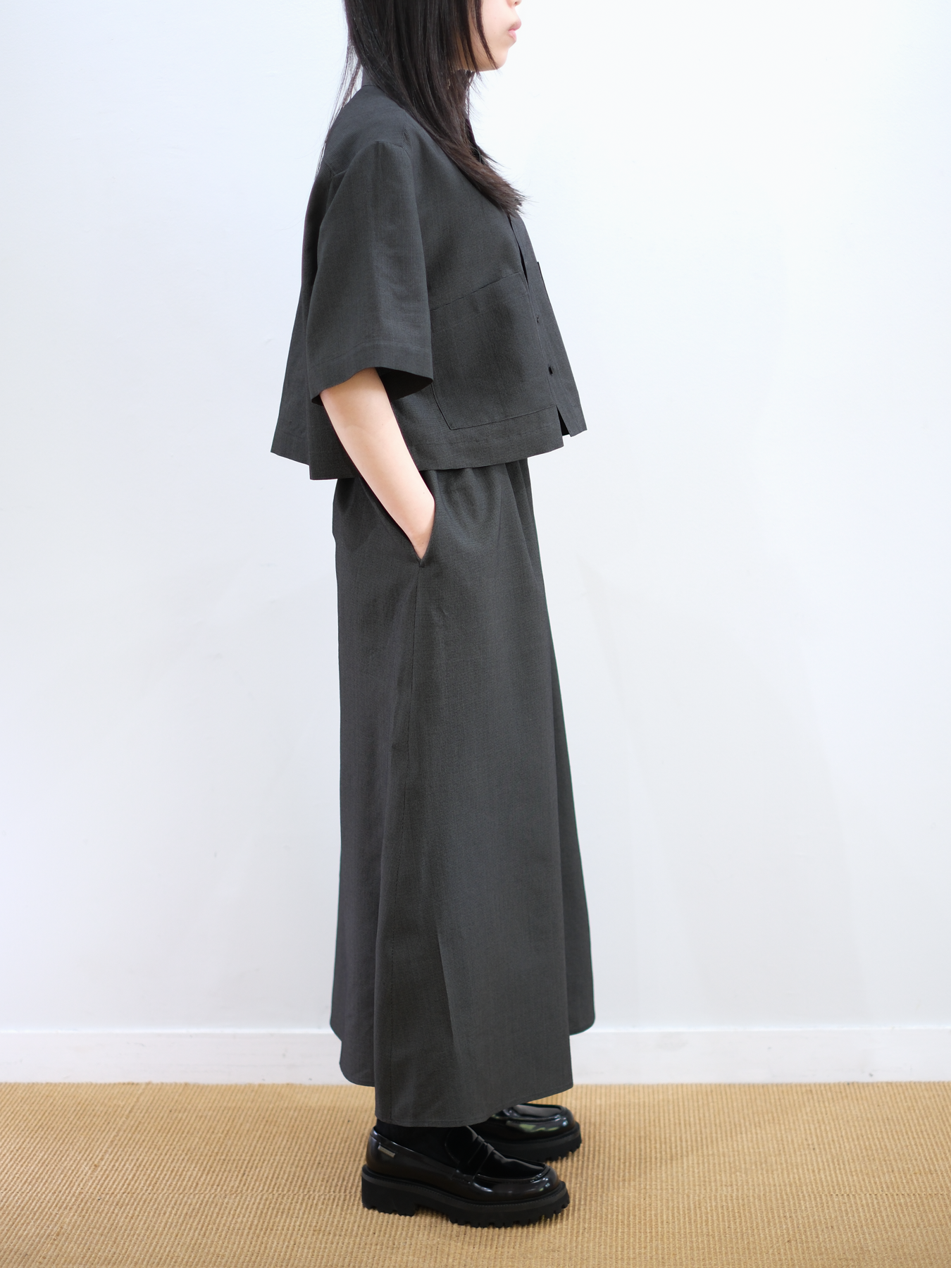 Model 160cm size S color BLACK着用
