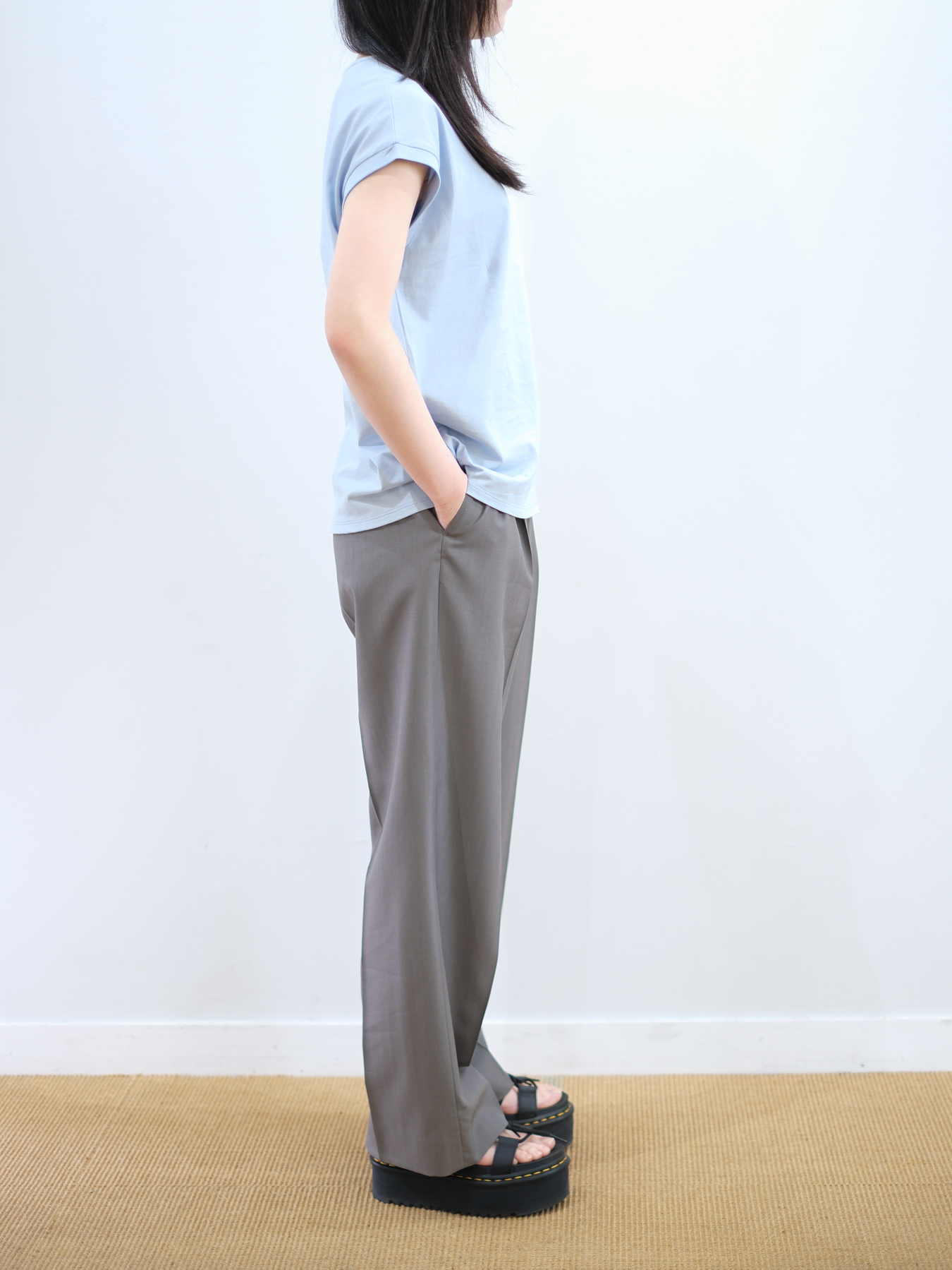 Model 160cm size S color MIST BLUE着用