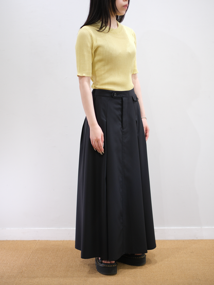 Model 160cm size M color DARK NAVY着用