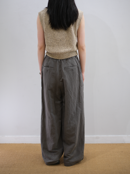 Model 160cm size S color HEATHER BROWN着用