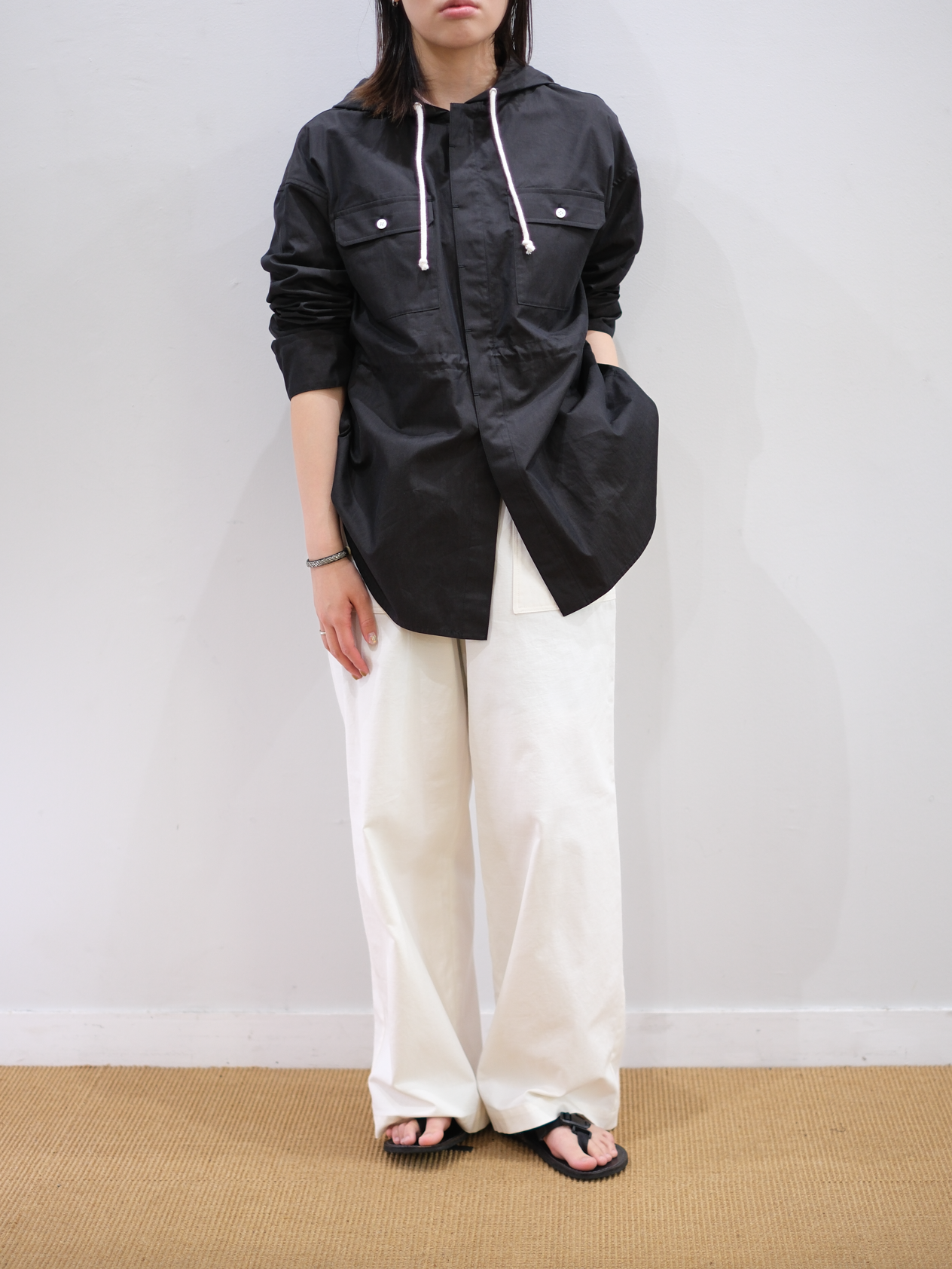 Model 159cm size S color BLACK着用