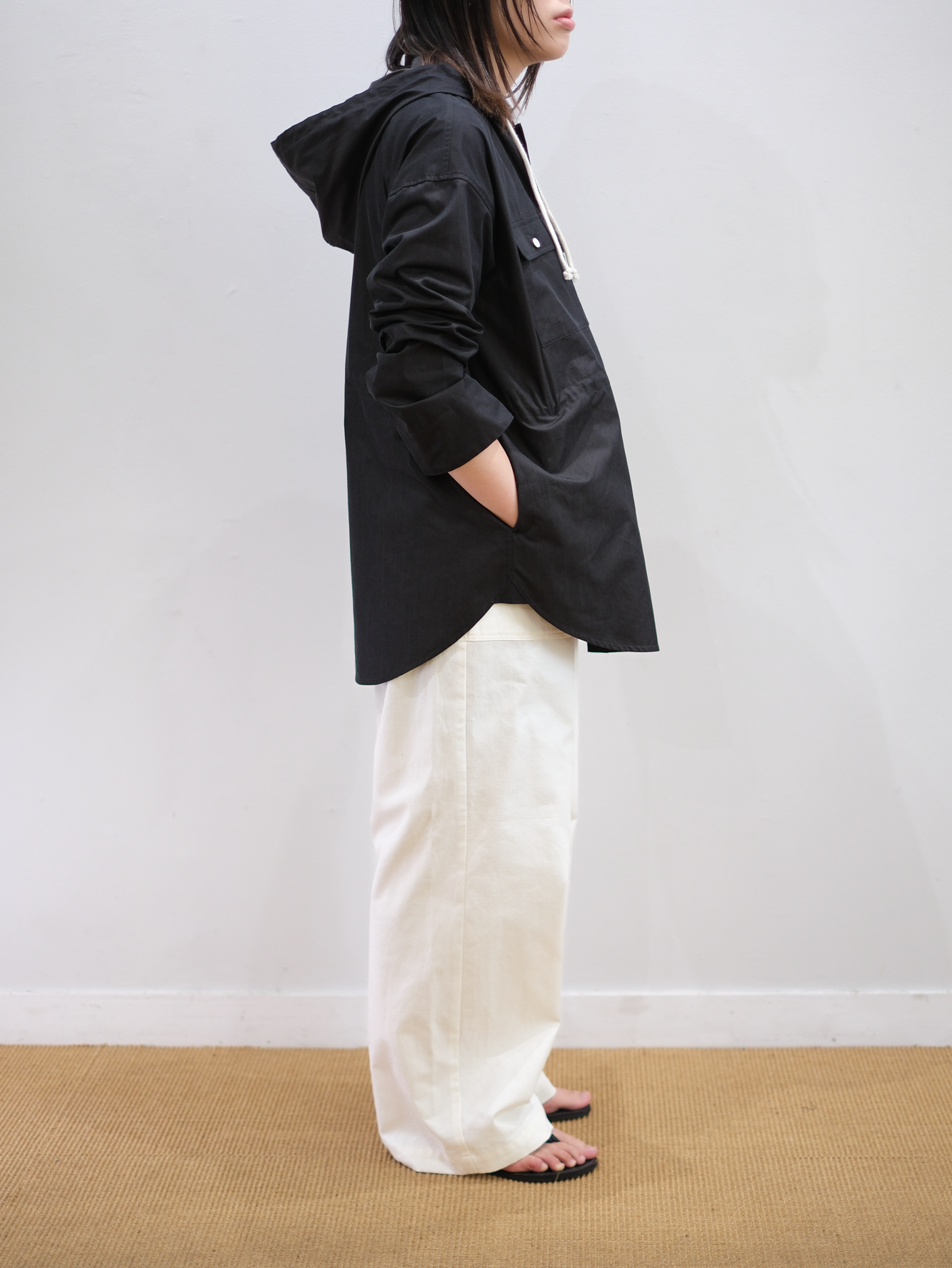 Model 159cm size S color BLACK着用