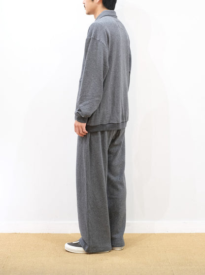 Model 175cm size L color TOP GRAY着用
