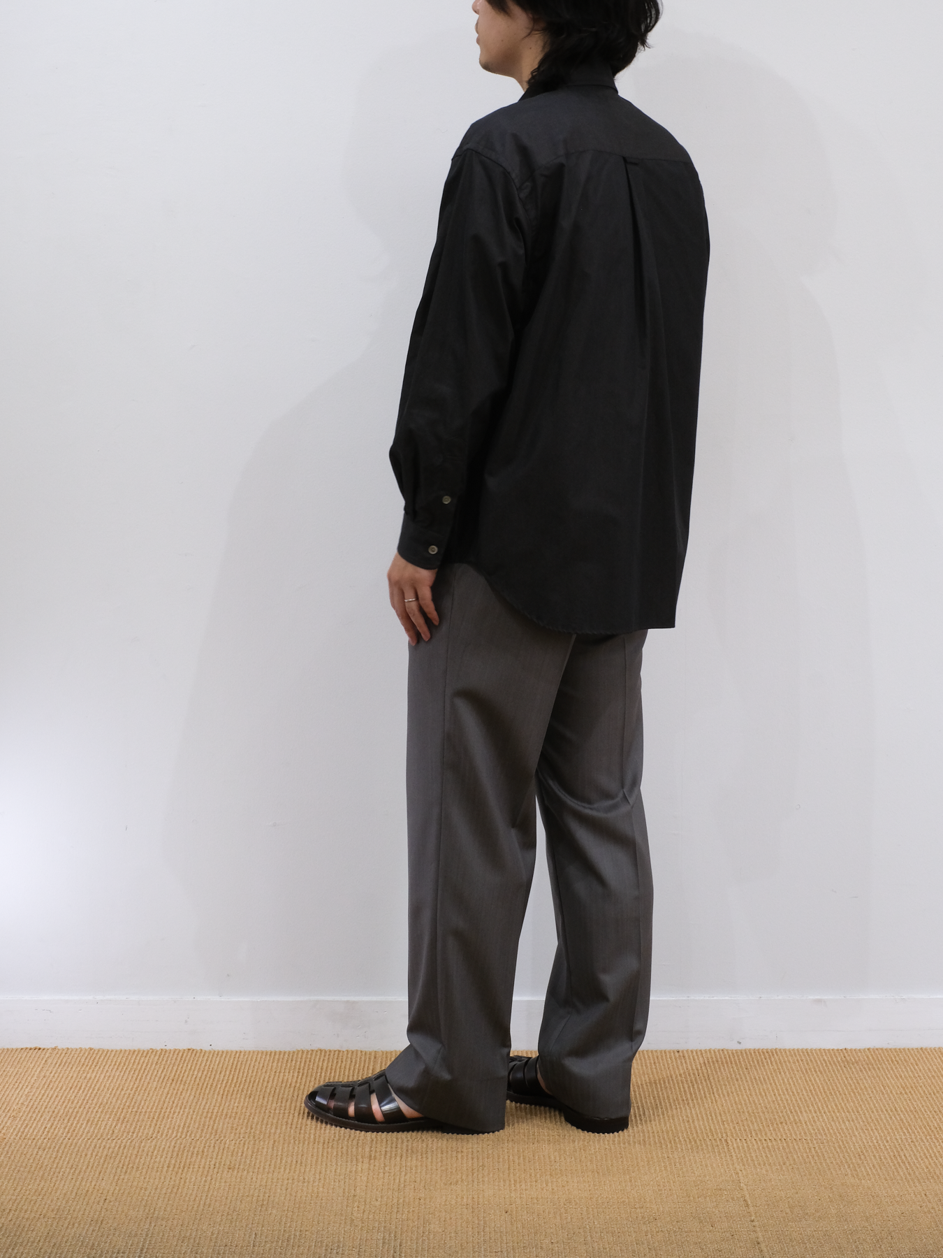 Model 170cm size S color BLACK着用