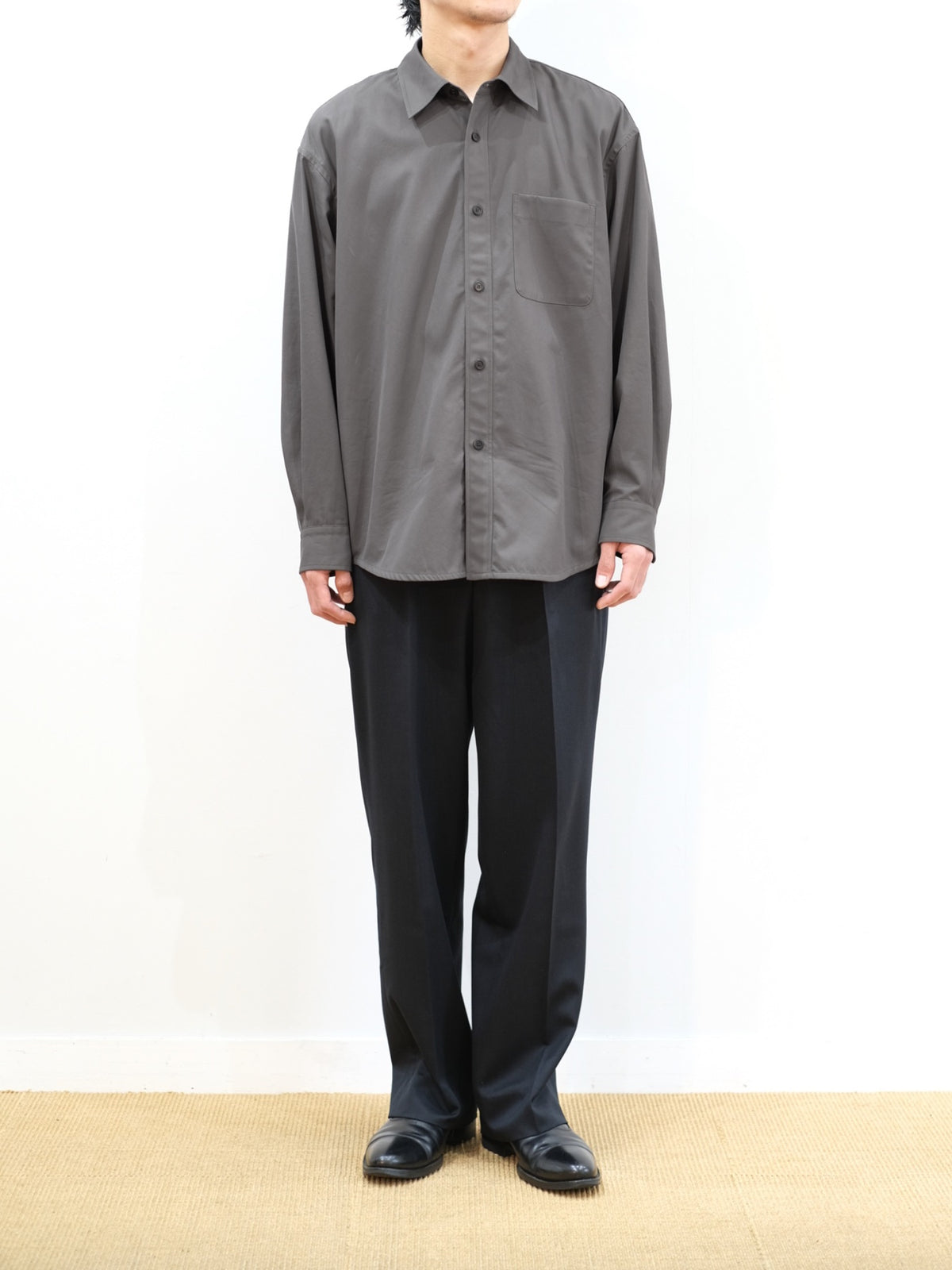 Model 175cm size M color GRAY着用