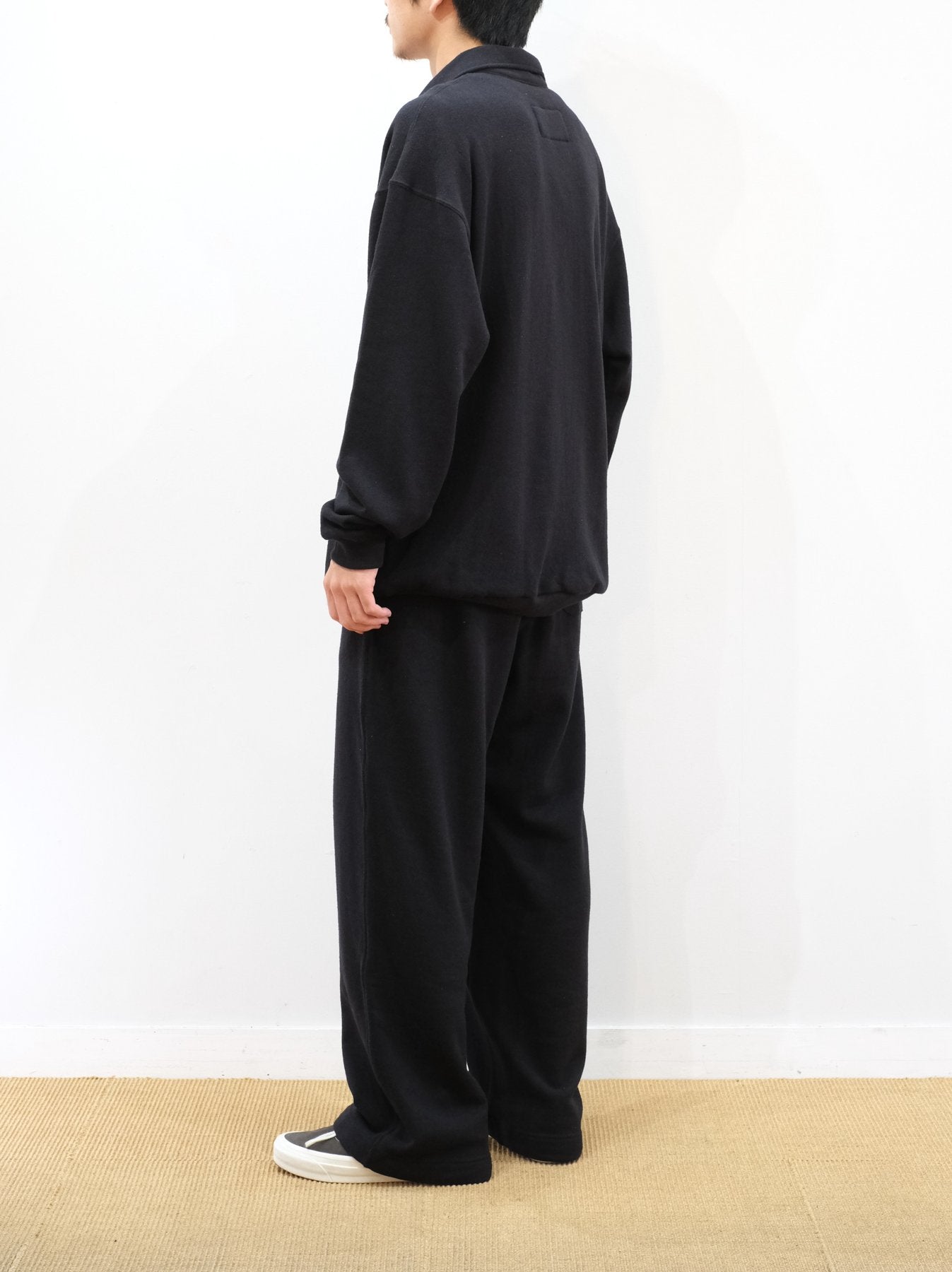 Model 175cm size L color BLACK着用