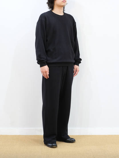 Model 170cm size S color BLACK 着用