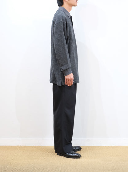 Model 175cm size L color GREEN着用