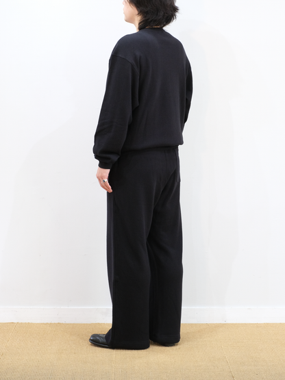 Model 170cm size S color BLACK 着用