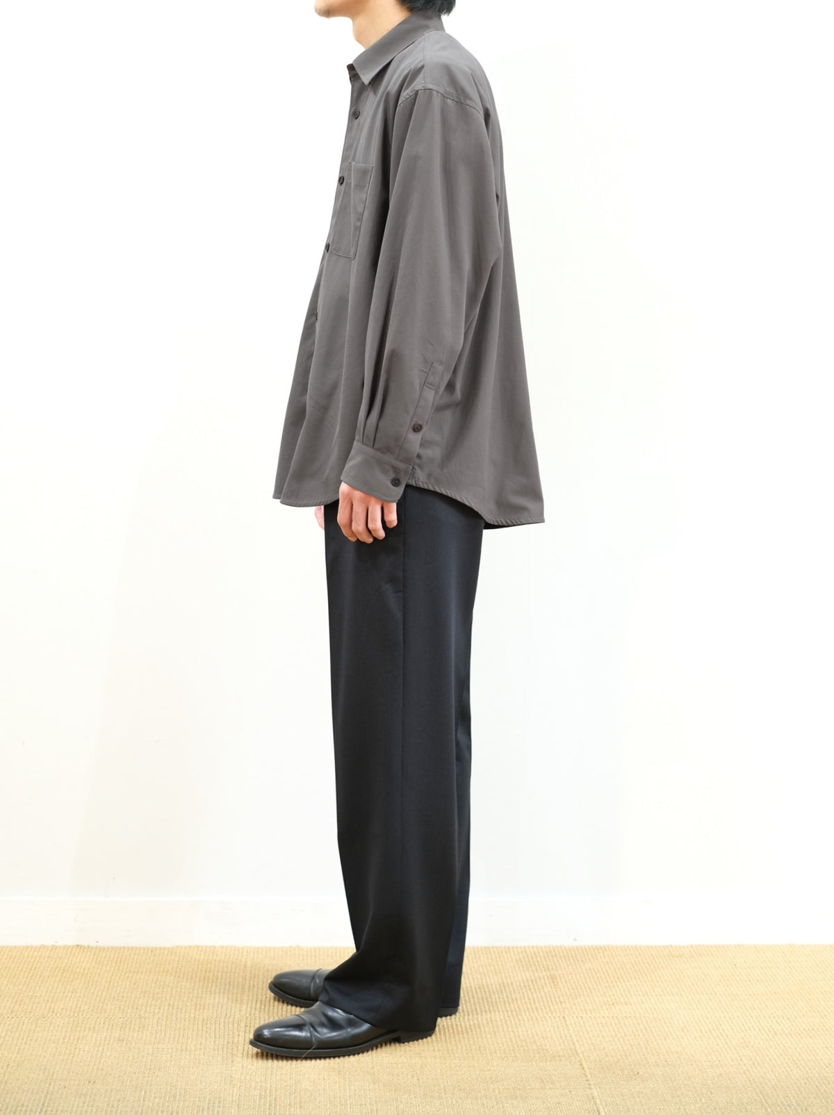 Model 175cm size M color GRAY着用