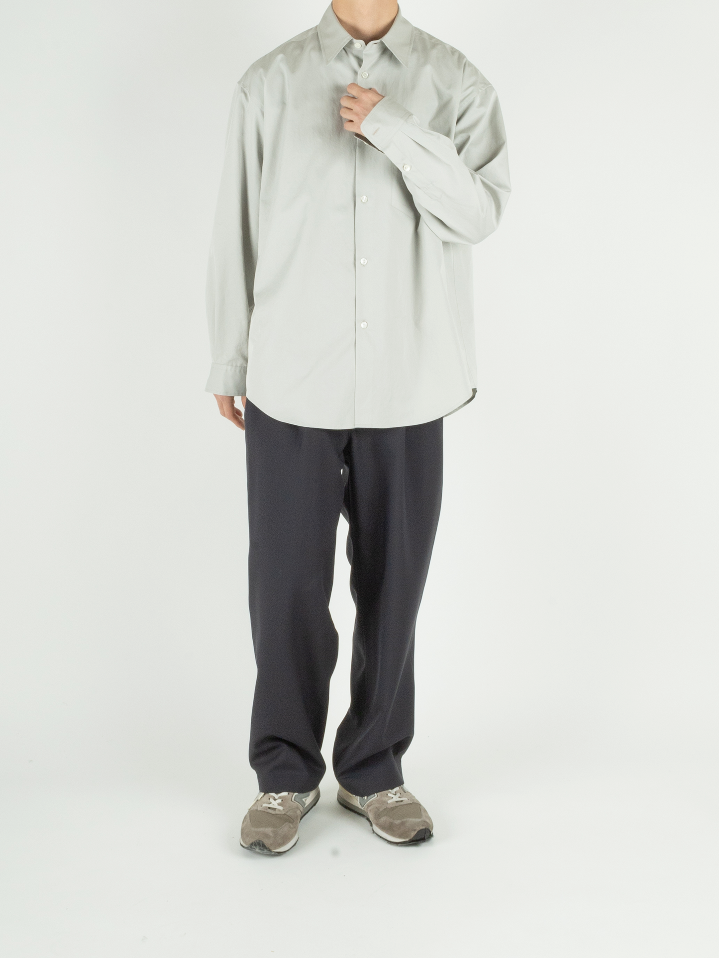 Model 176cm/62kg size L color CLOUD GRAY着用