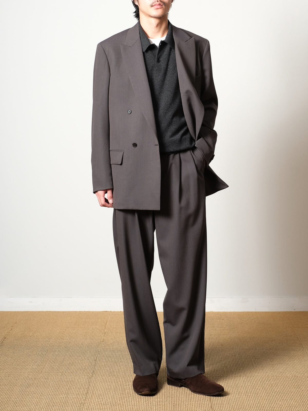 Model 175cm size L color AGED GRAY着用