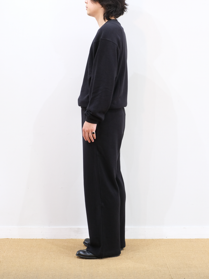 Model 170cm size S color BLACK 着用