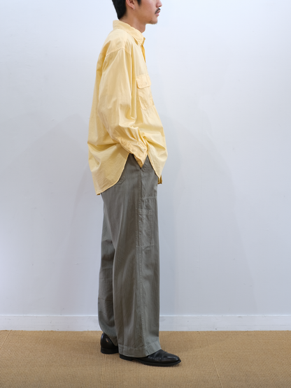 Model 175cm size M color FOG KHAKI着用